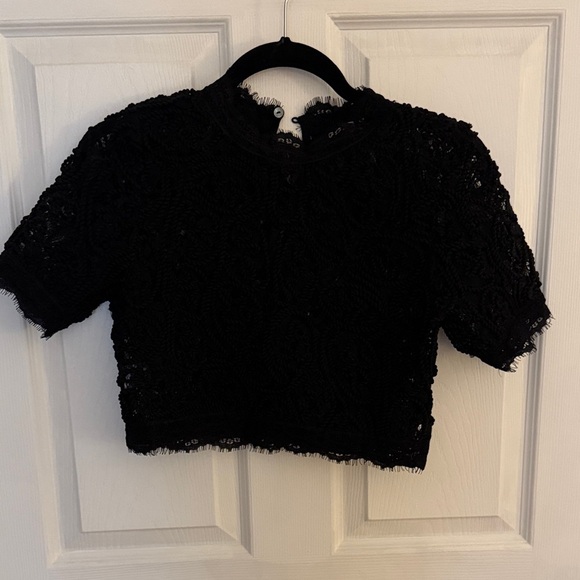 A Peach Tops - Elegant Black Lace Crop Top